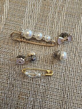 Classic Gold Pearl Safety Pin Brooch Pins with Crystal Accents